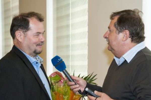 Jozef Hrušovský v rozhovore s Deziderom Kúkoľom, TASR. FOTO Jena Šimková 2014 